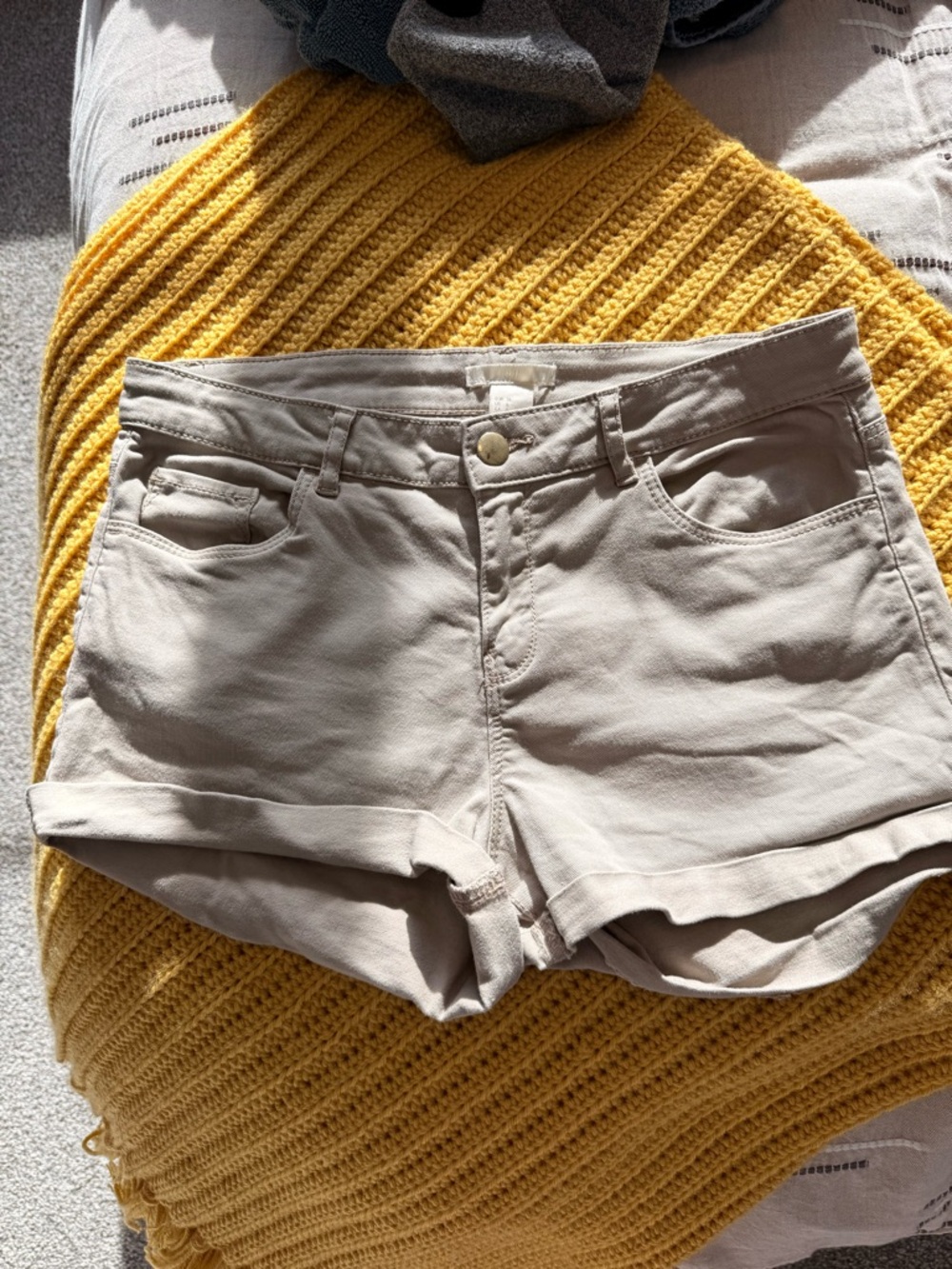 H&M Beige/Taupe High-Rise Rolled-Hem Jean Shorts